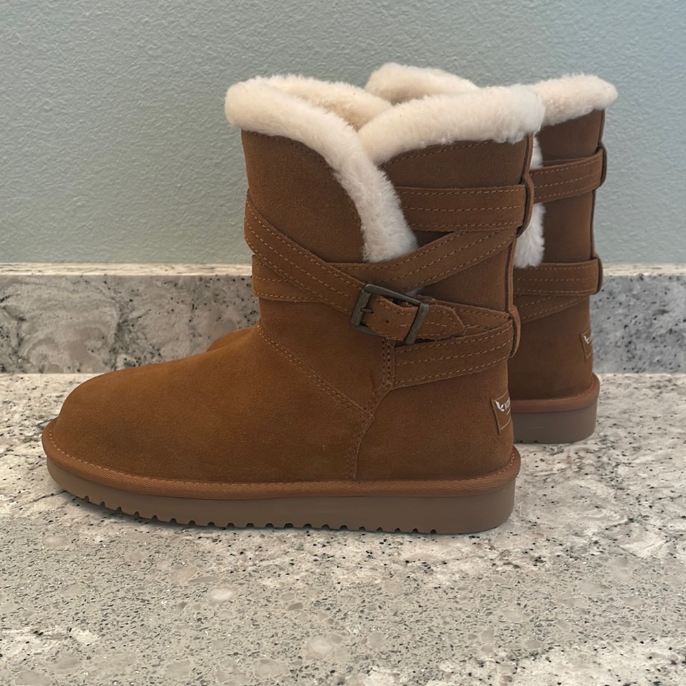 Womens/girls Koolaburra by UGG boots